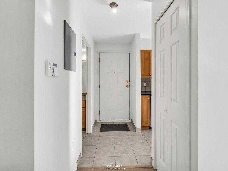 202 966 W 14th Avenue