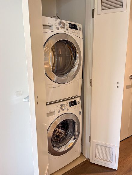 12F 288 1ST AVENUE, Vancouver BC V5Y 0E9