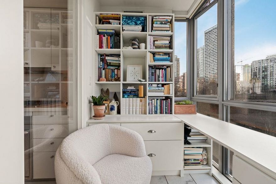 601 1005 Beach Avenue