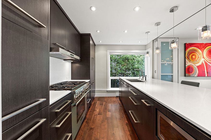 202 2148 W 2nd Avenue