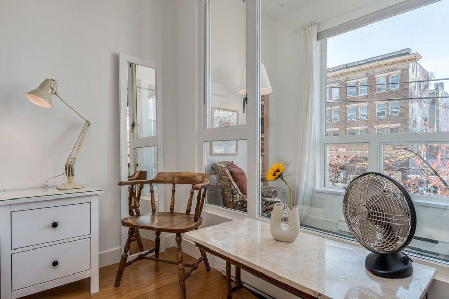 208 205 E 10th Avenue