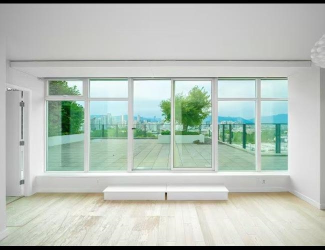 903 2411 Heather Street