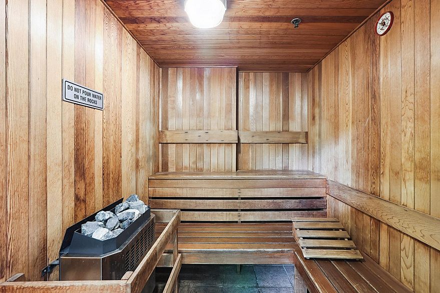 905 822 Homer Street