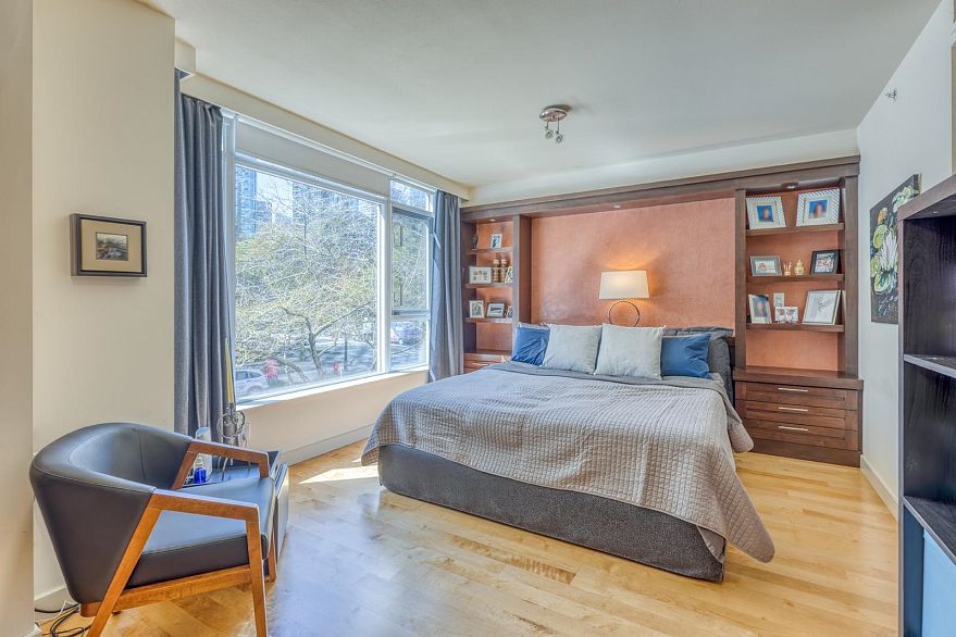 TH29 1295 W Cordova Street