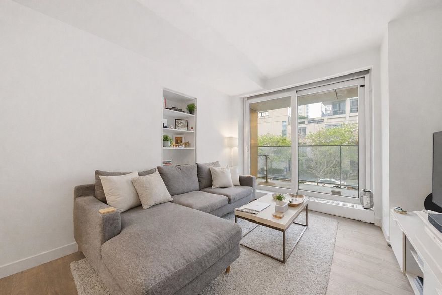 306 1480 Howe Street