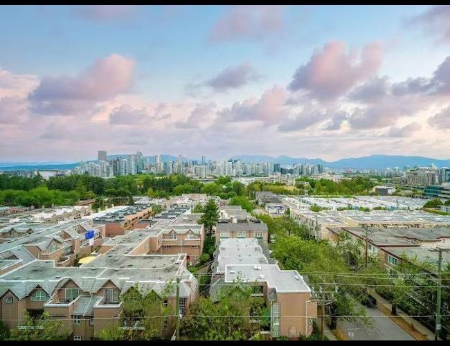 903 2411 Heather Street