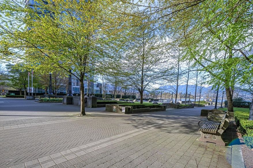 1301 1233 W Cordova Street