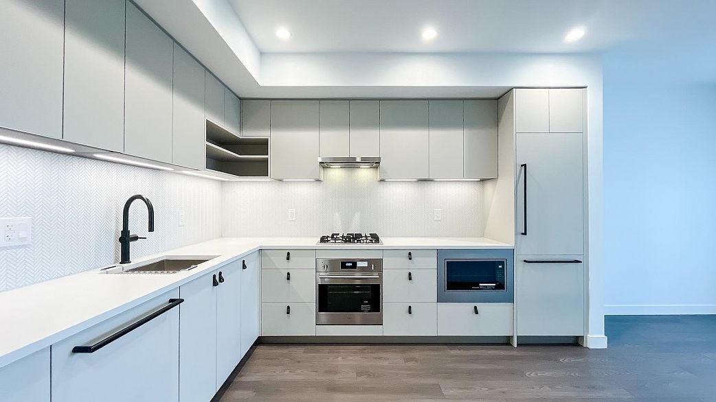 609 1680 E 12 Avenue