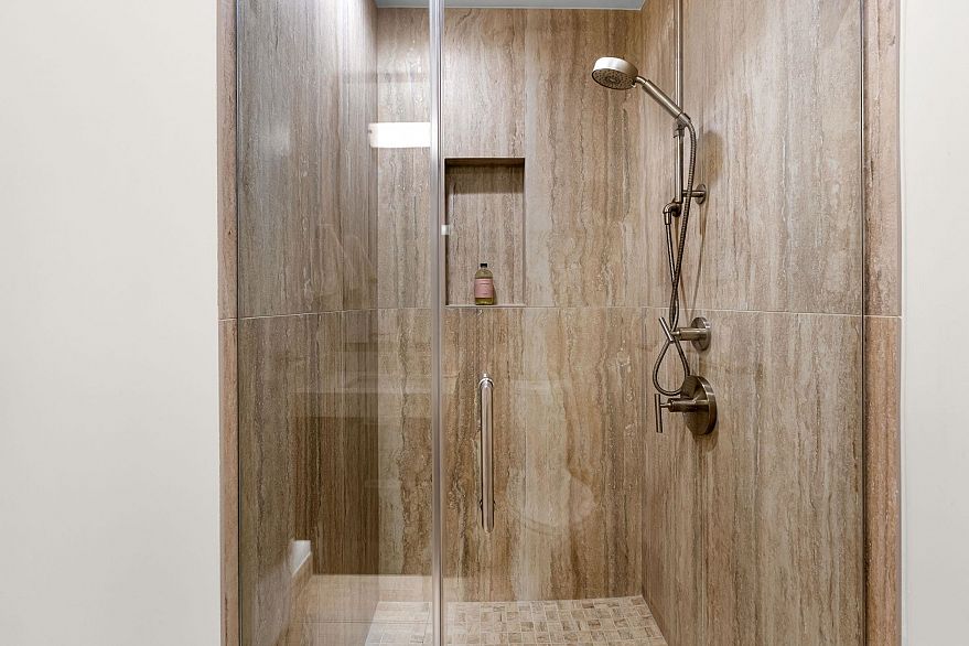 3404 1335 Howe Street