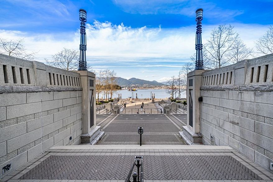 1301 1233 W Cordova Street