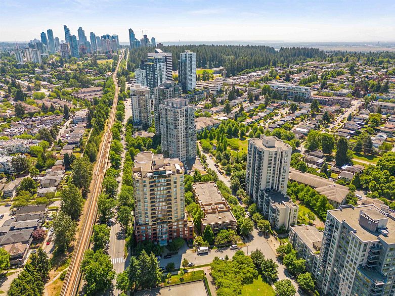 303 3588 Crowley Drive