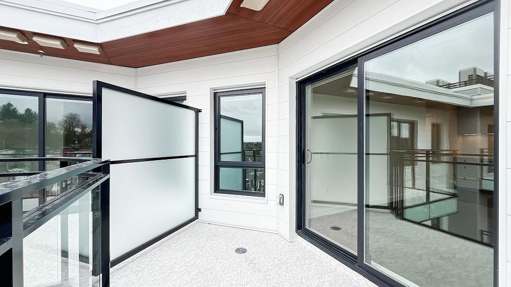 609 1680 E 12 Avenue