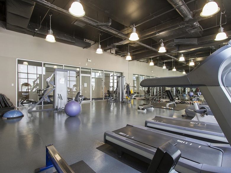 1916 938 Smithe Street