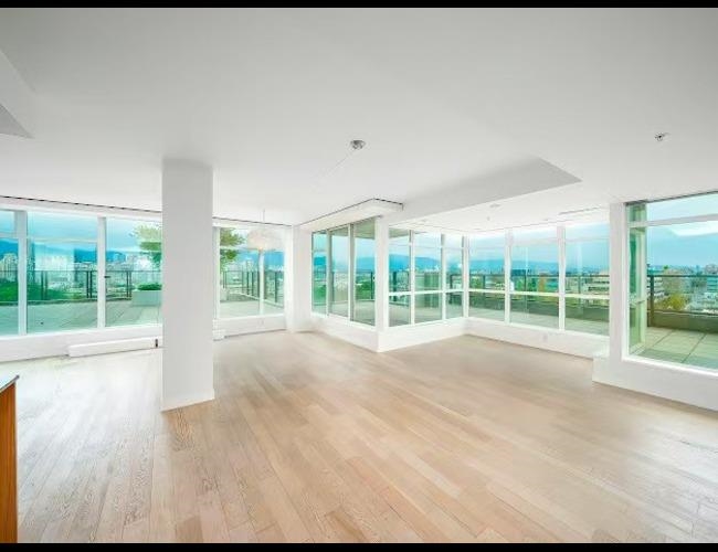 903 2411 Heather Street