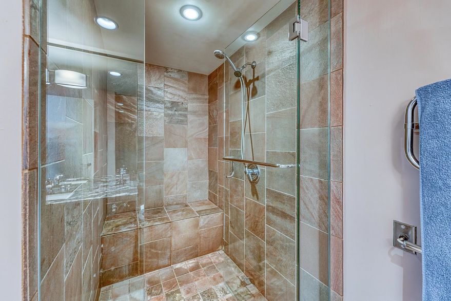 TH29 1295 W Cordova Street