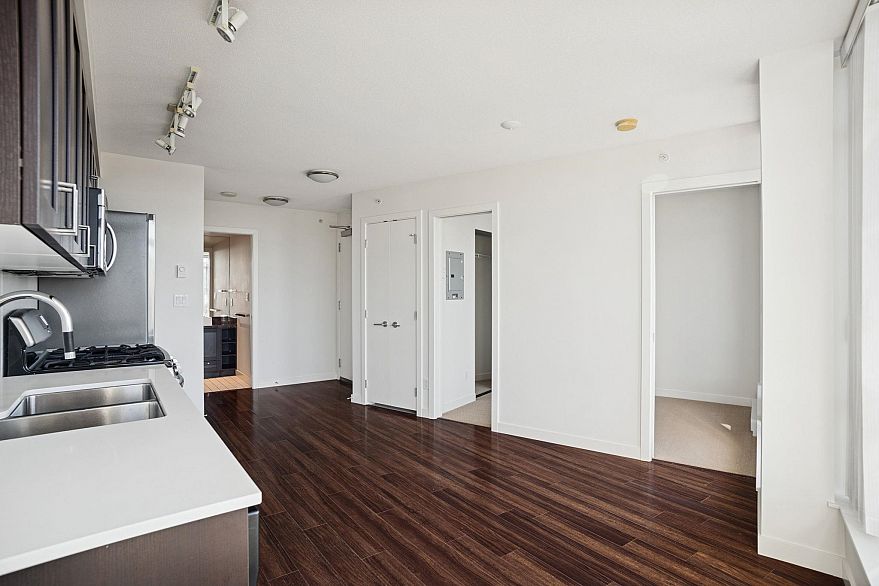 1010 4815 Eldorado Mews