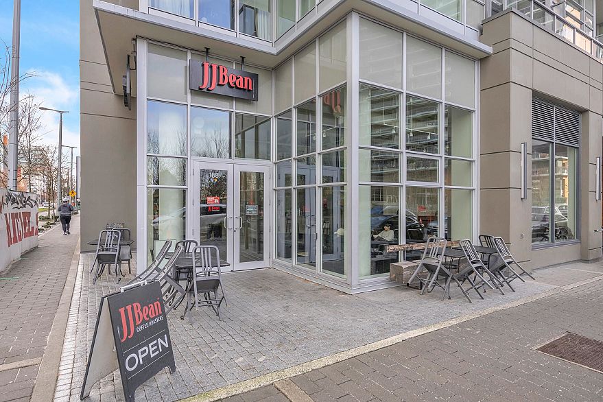 1405 1788 Columbia Street