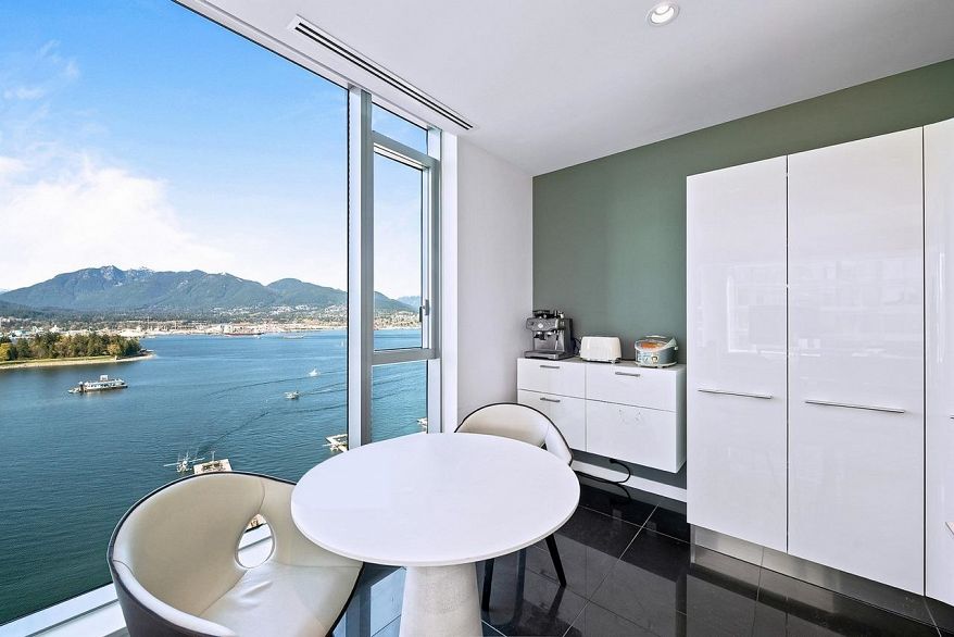 2001 277 Thurlow Street