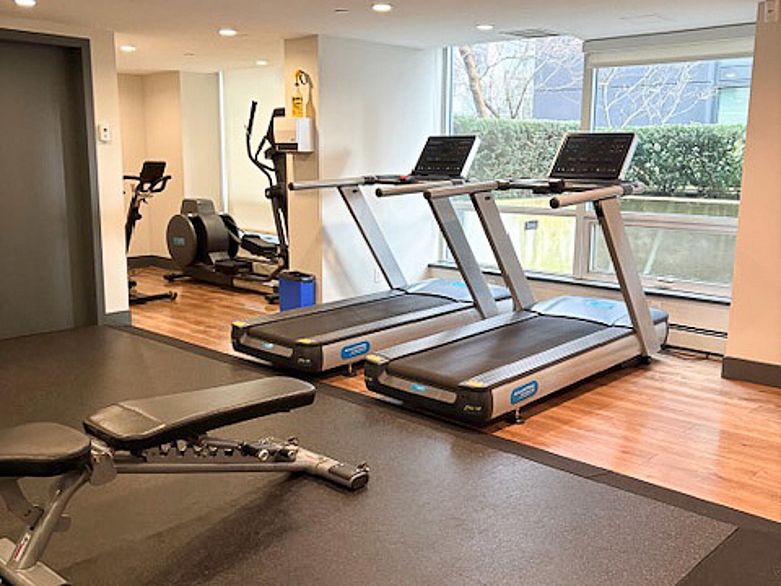 1405 1788 Columbia Street