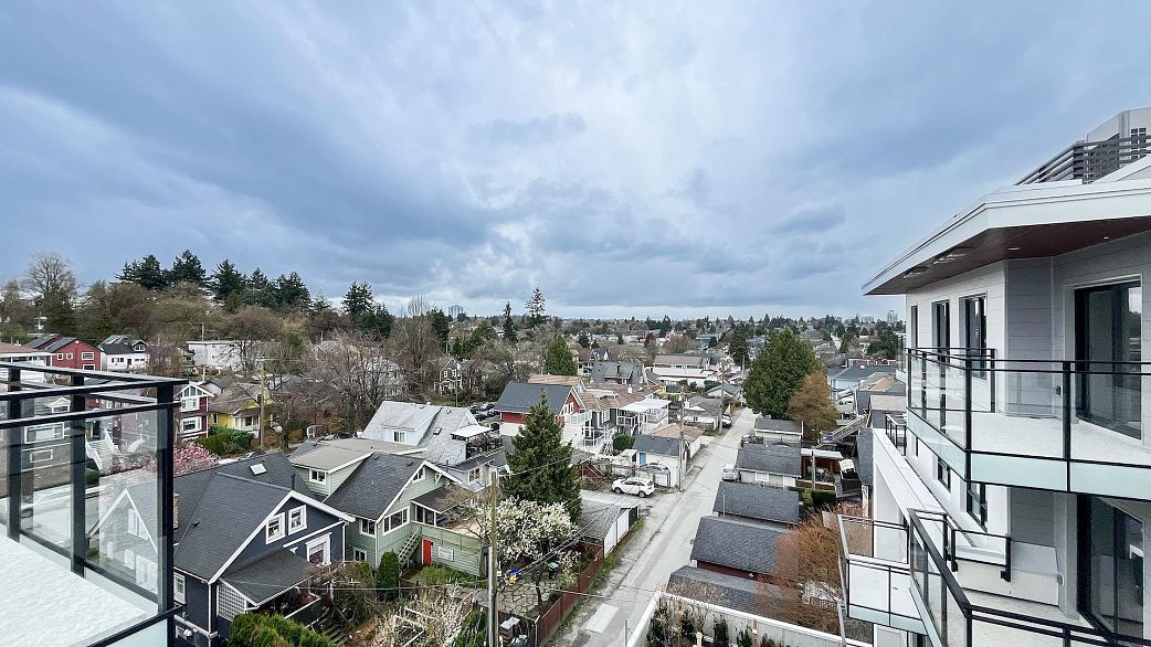 609 1680 E 12 Avenue