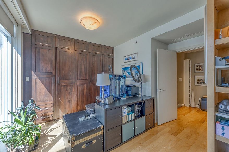 TH29 1295 W Cordova Street