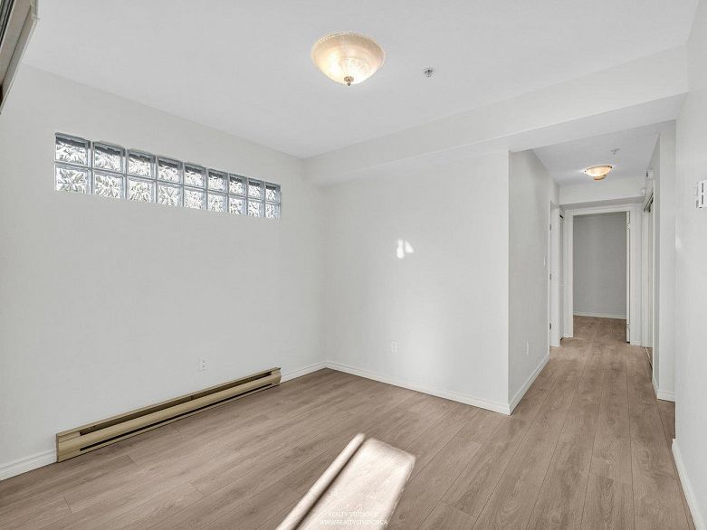 202 966 W 14th Avenue