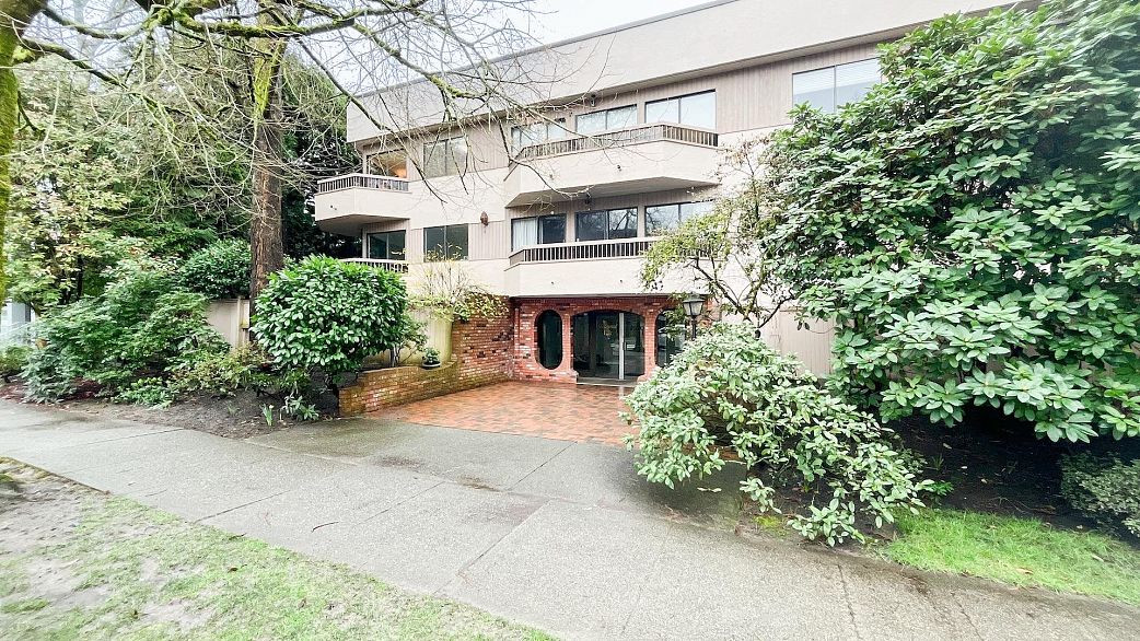 305 2190 W 8th Avenue