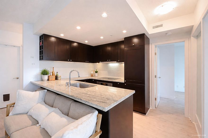 802 821 Cambie Street