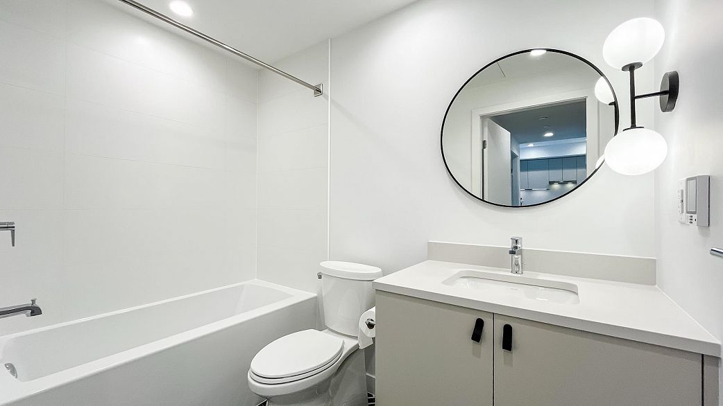 609 1680 E 12 Avenue