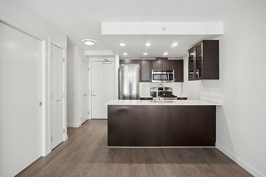 206 4815 Eldorado Mews