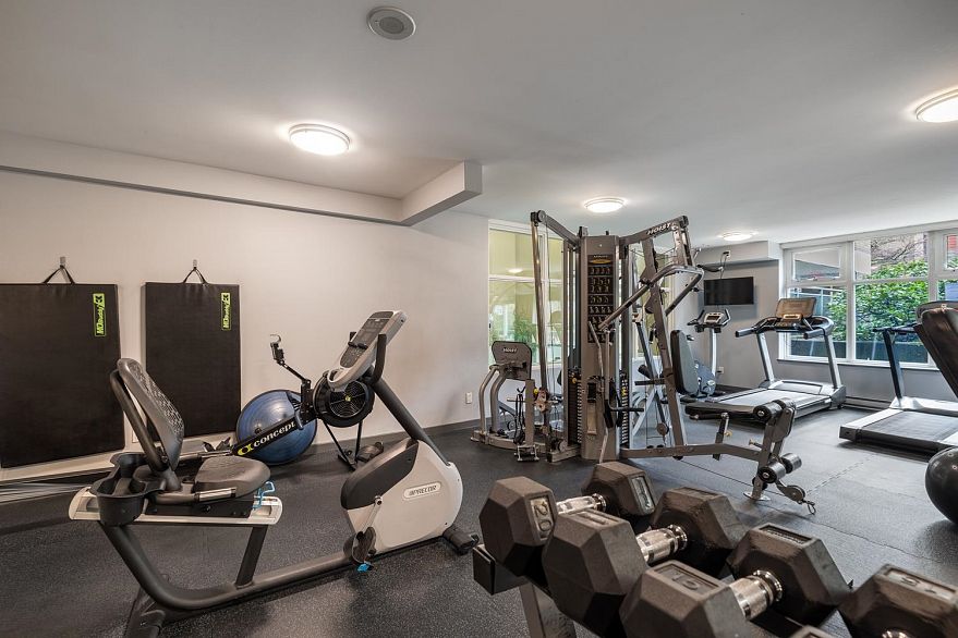 803 120 Milross Avenue