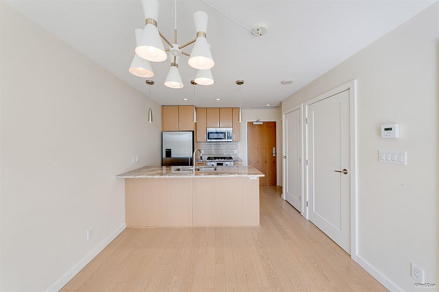 1002 88 W 1st Avenue