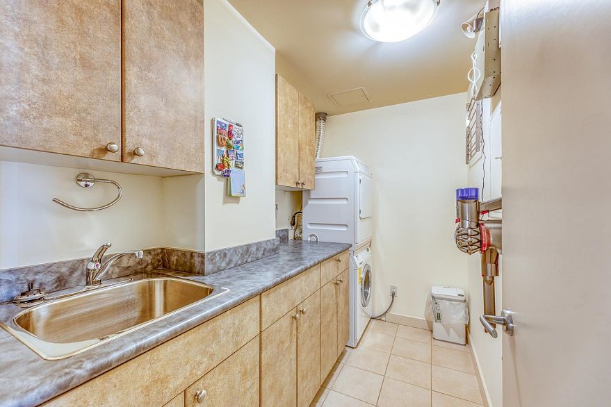 TH29 1295 W Cordova Street