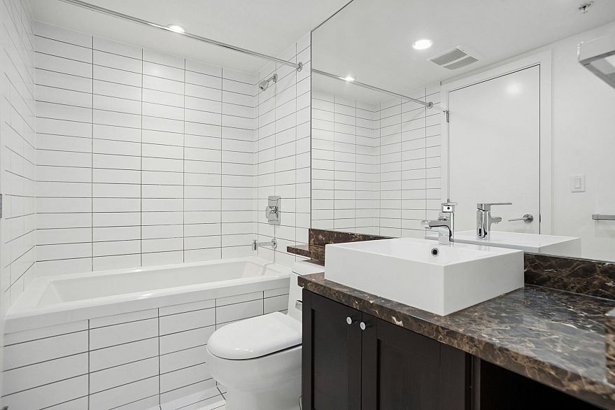 206 4815 Eldorado Mews