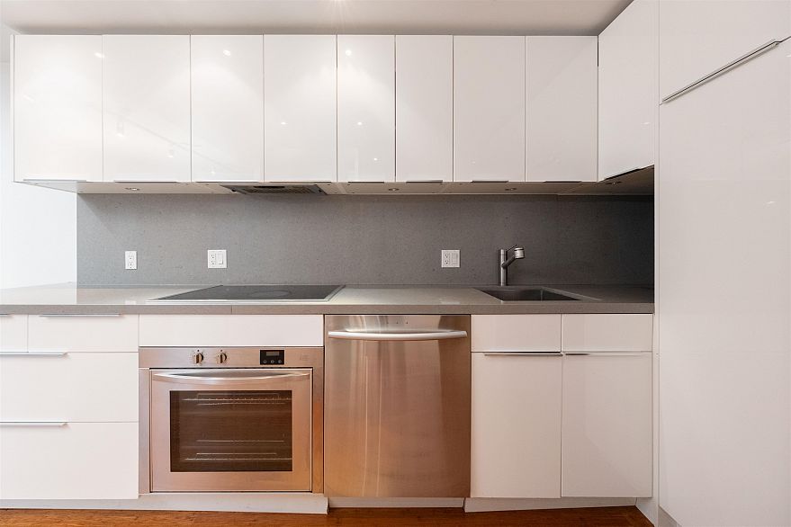 301 930 Cambie Street