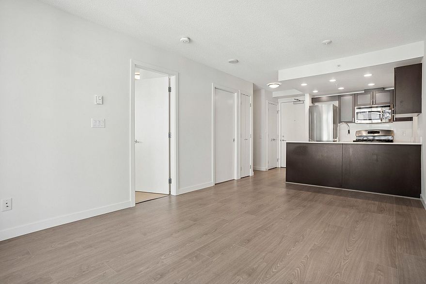 206 4815 Eldorado Mews