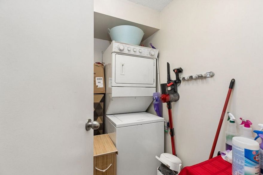 211 444 W 49th Avenue