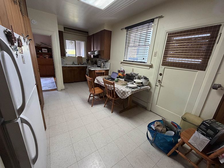 64 W 14th Avenue