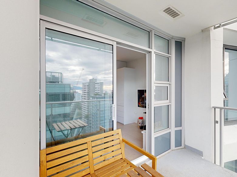 2103 1289 Hornby Street