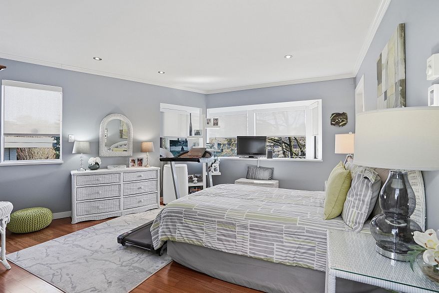 6 1375 W 10th Avenue