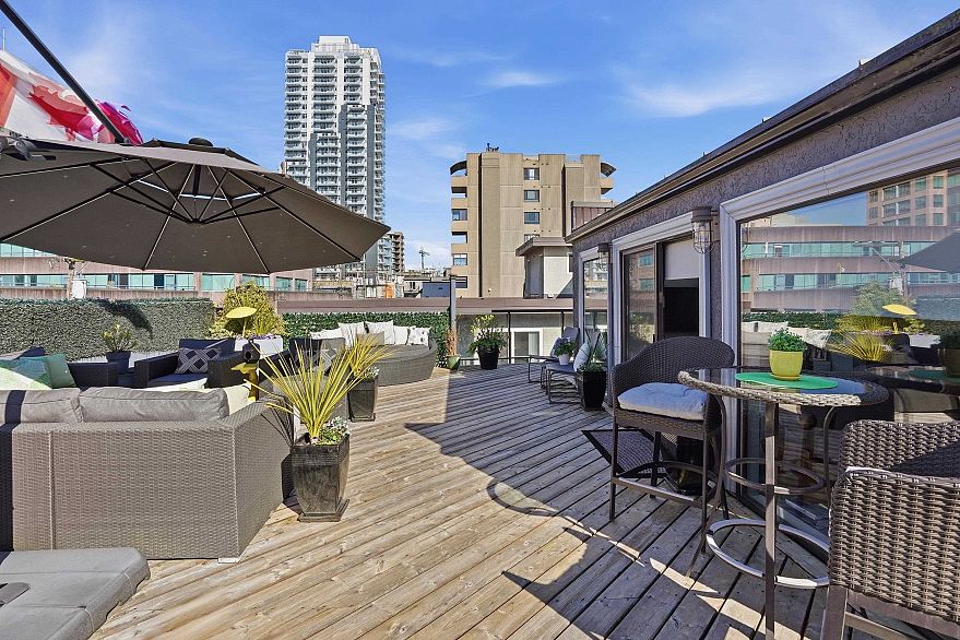 6 1375 W 10th Avenue