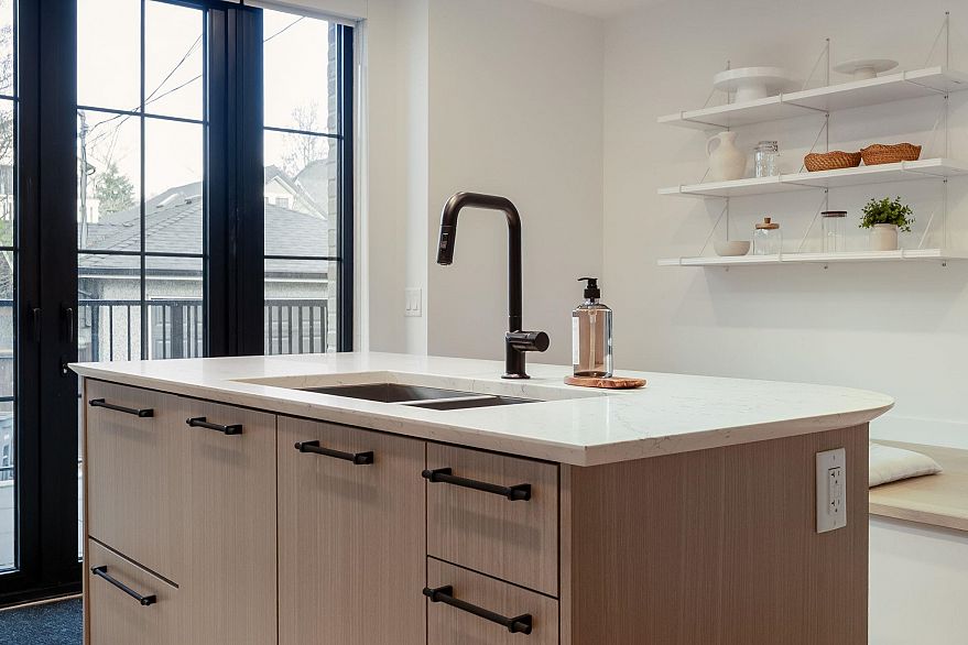 197 W King Edward Avenue