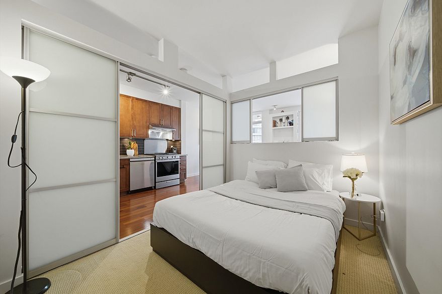 306 2055 Yukon Street