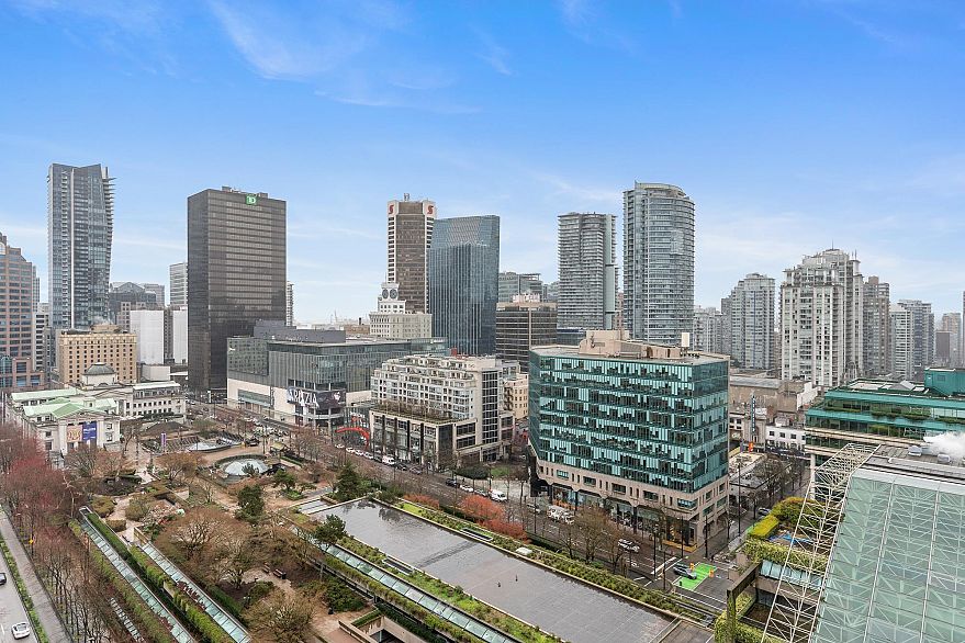 1832 938 Smithe Street