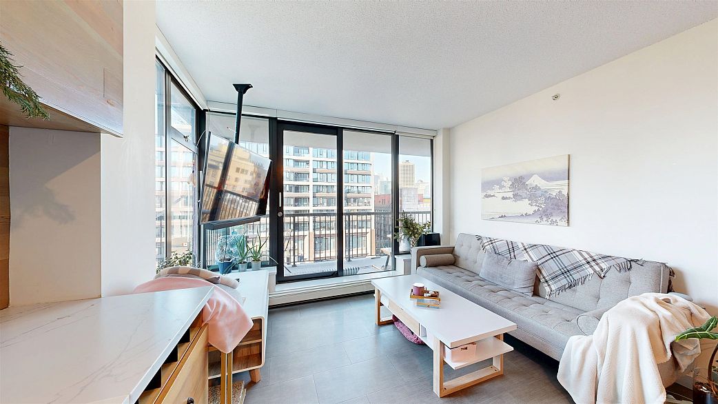 905 66 W Cordova Street