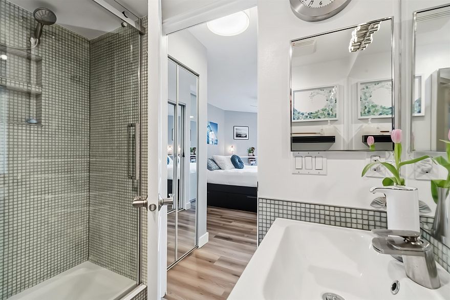 110 189 E 16th Avenue