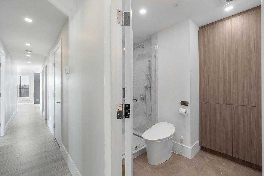 18A 199 Drake Street