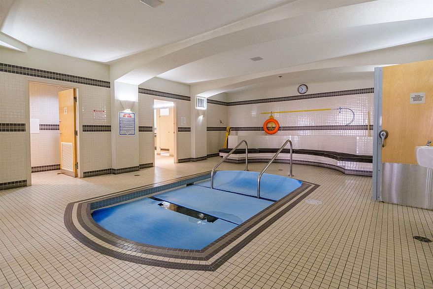 1507 989 Richards Street