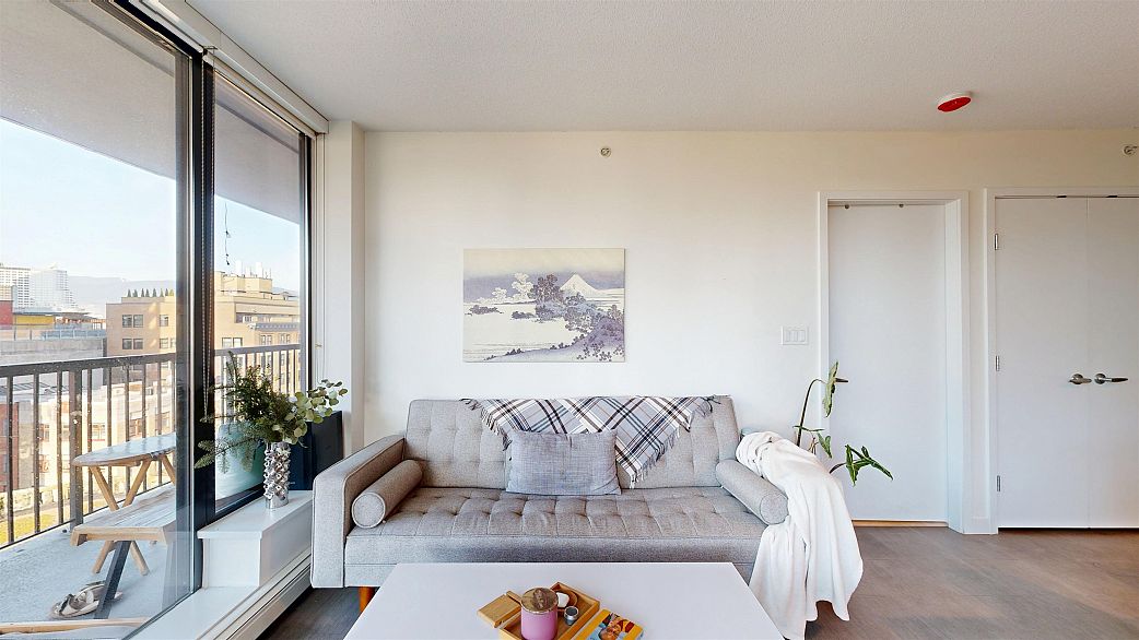 905 66 W Cordova Street