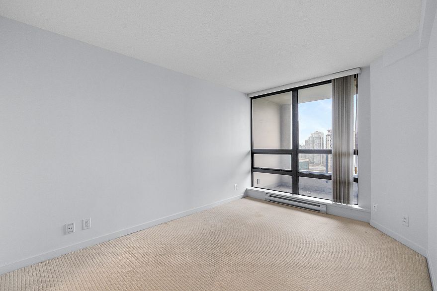 1832 938 Smithe Street